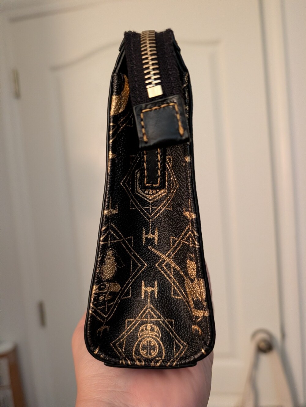 Dooney & Bourke Disney Parks Star Wars Last Jedi Clutch Crossbody Purse - Picture 4 of 7